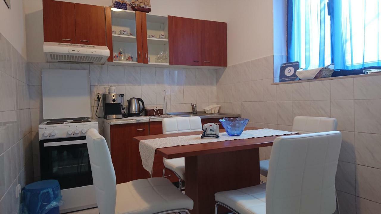 Apartment Devcic Пореч Екстериор снимка
